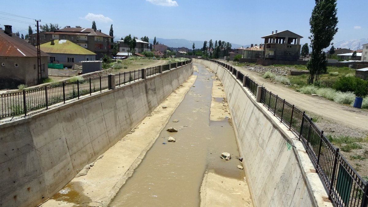 Yüksekova yatırımlarla şahlanıyor