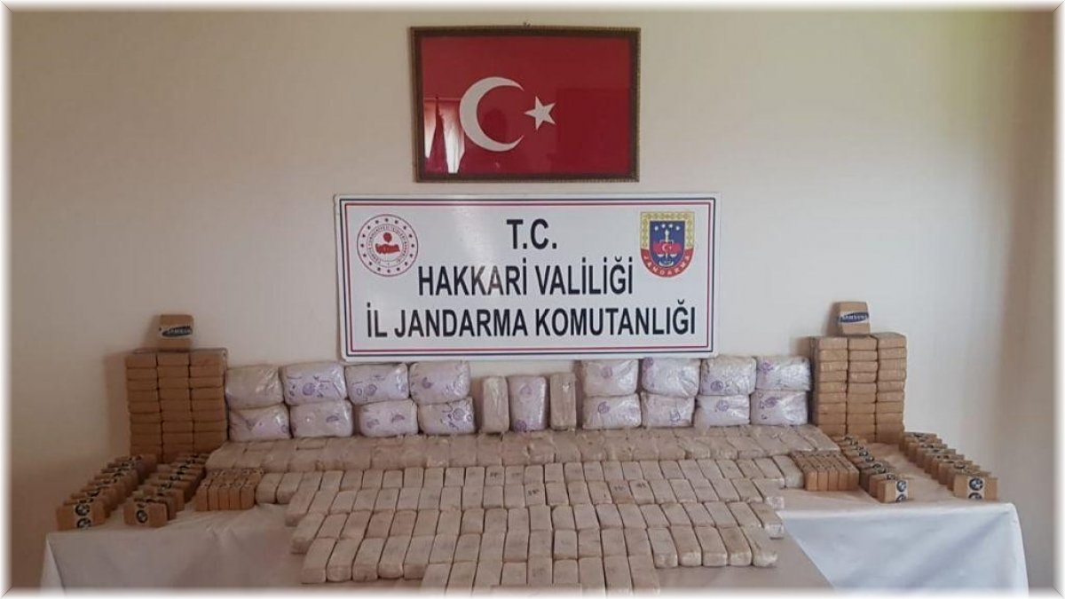 Yüksekova’da toprağa gömülü vaziyette 191 kilo eroin ele geçirildi