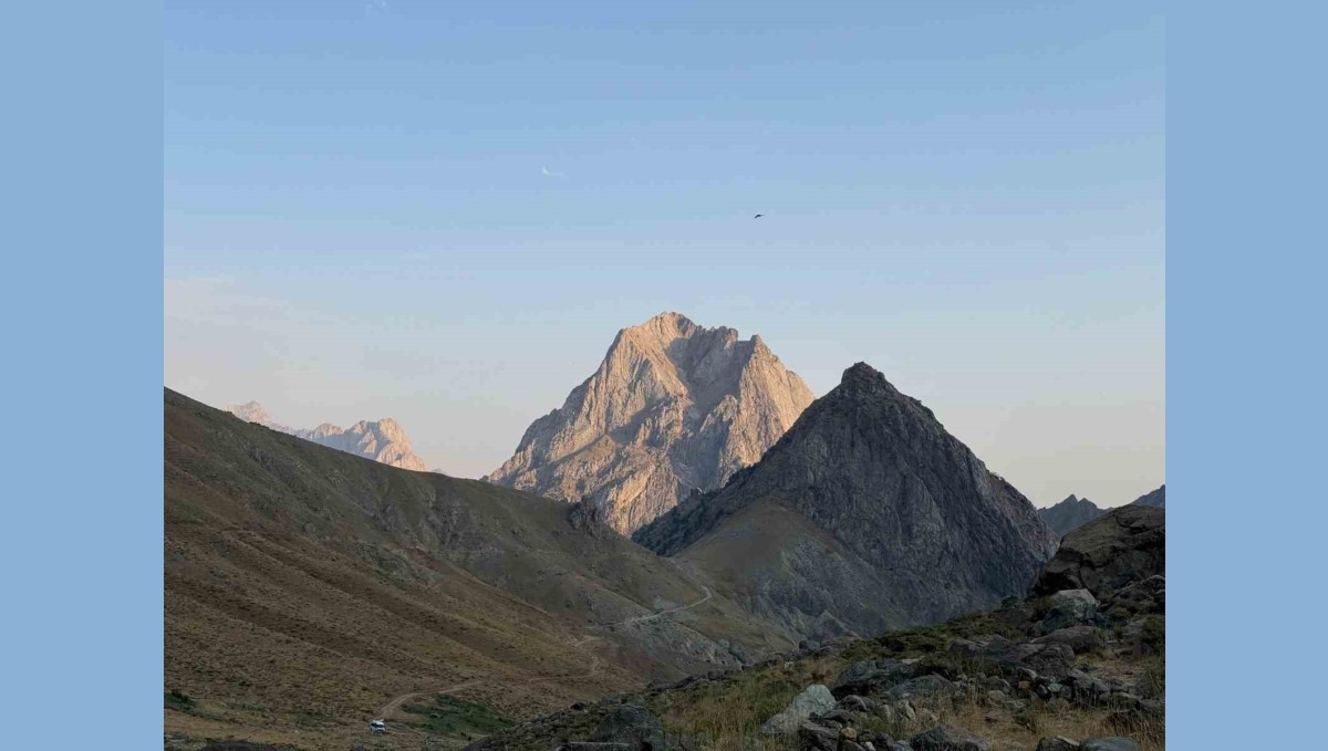 Yüksekovalı dağcılardan Cilo Dağı'na zirve tırmanışı