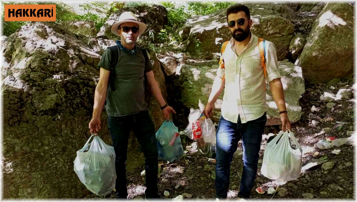 Yüksekovalı dağcılardan dağlarda çöp temizliği