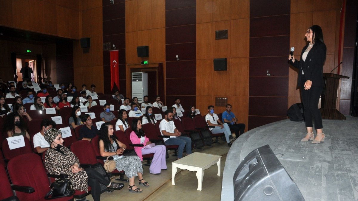 Yüksekovalı girişimci kadınlardan 'Kariyer ve İş' semineri