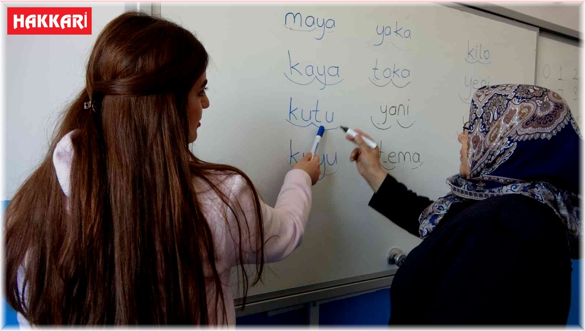 Yüksekovalı kadınlardan 'Okuma Yazma Seferberliğine' yoğun ilgi