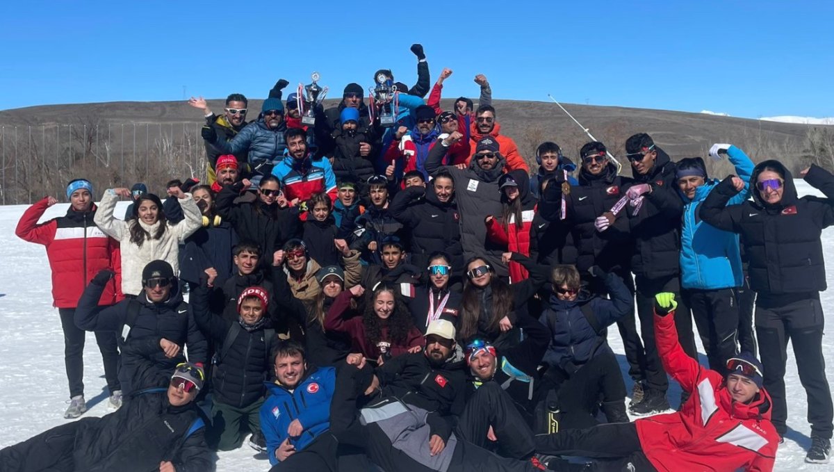 Yüksekovalı kayakçılar Türkiye şampiyonasına damga vurdu