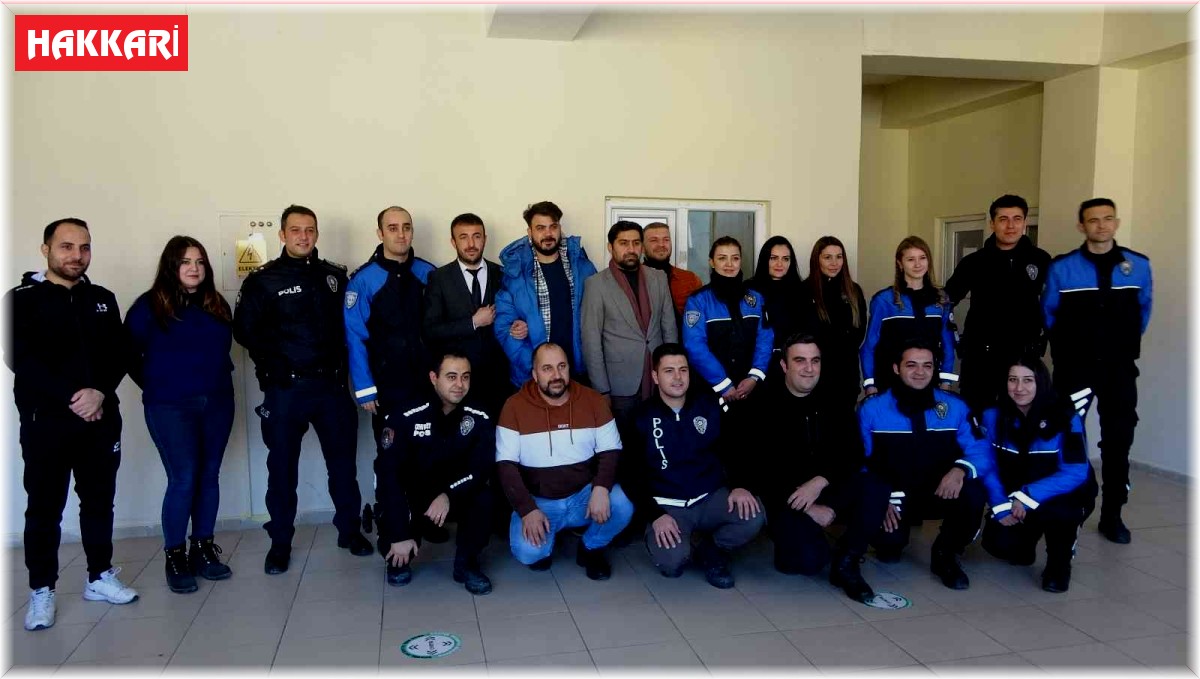 Yüksekovalı Polisler 'Özel gereksinimli çocuklara' müzik ziyafeti verdi