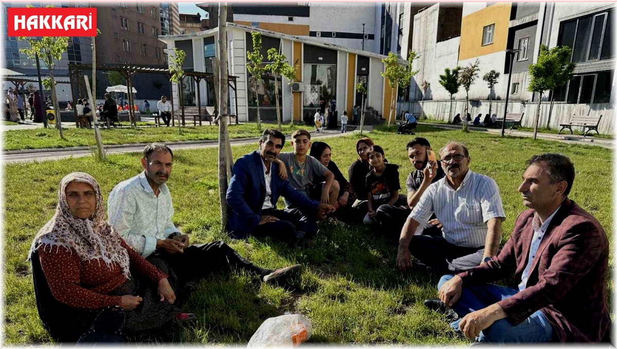 Yüksekovalılar aylar sonra parklara akın etti