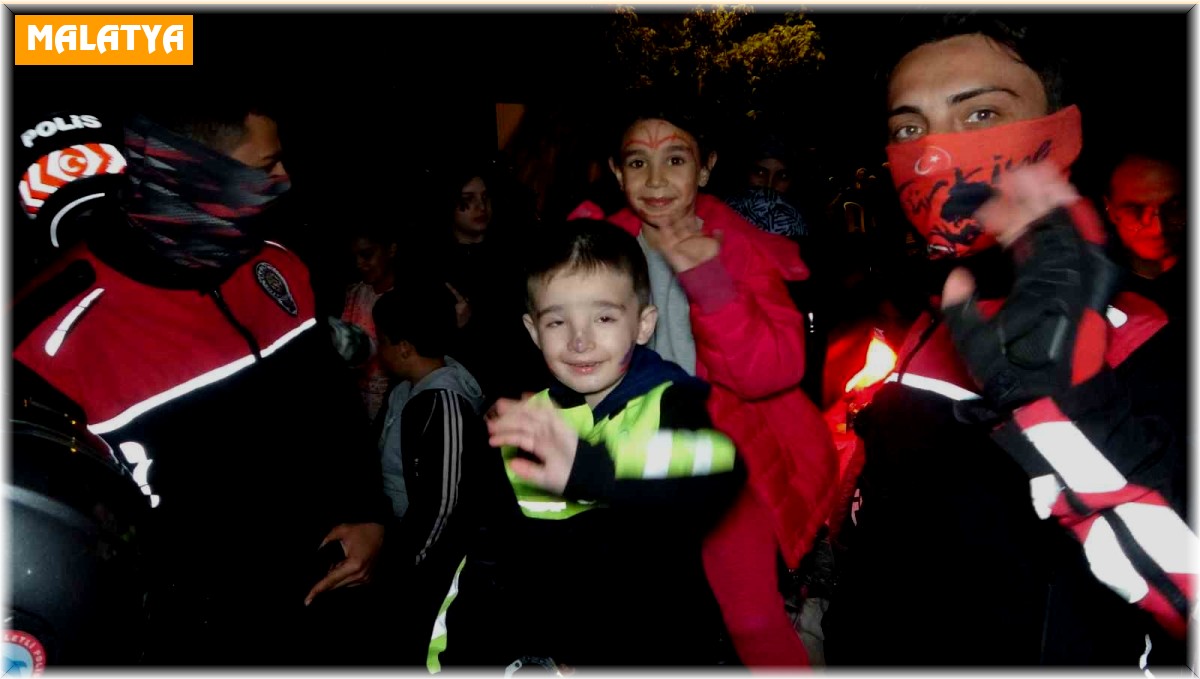 'Yunus' timleri depremzede çocuklara moral oluyor