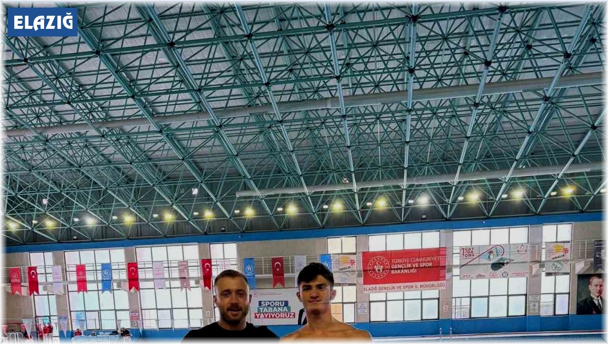 Yüzmede Elazığ'dan Türkiye rekoru