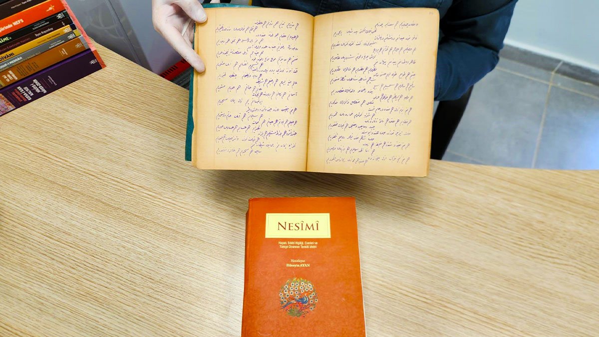 Yüzyıllar sonra ortaya çıktı: Nesimi’nin bilinmeyen şiirleri özel bir defterde bulundu