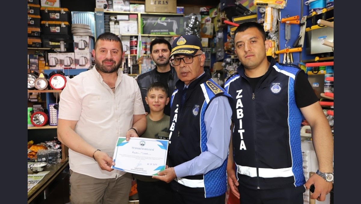 Zabıta ekiplerinin kaldırım işgal denetimleri devam ediyor