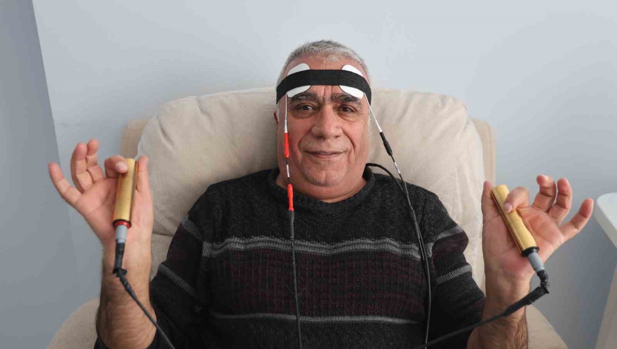 Zararın neresinden dönülürse kârdır dedi, 50 yıl içtiği sigarayı bıraktı