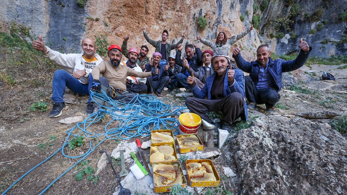Zirvedeki "kaya balı"na profesyonel dağcılarla ulaştılar