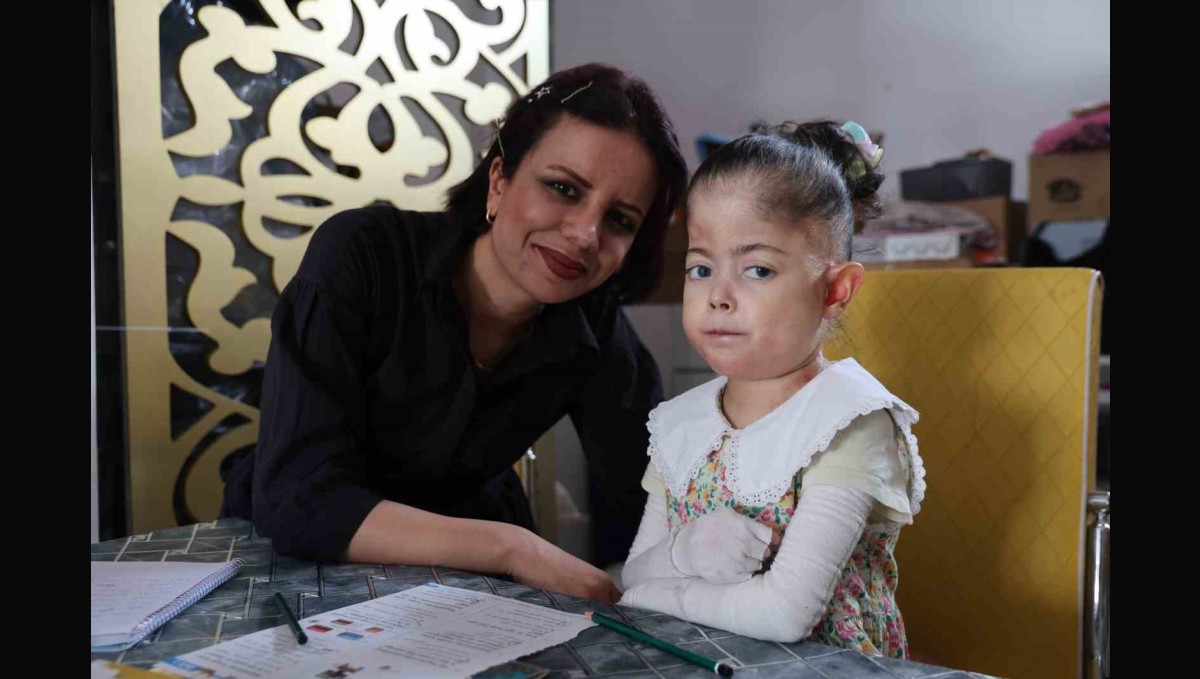 Zorlukları aşan küçük yürek: Fatma'nın okuma sevgisi evde filizleniyor