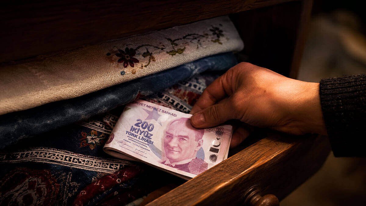 Rüyada Para Saklamak Ne Demek? Hırsızdan, Eşinden ve Gizli Yere Para Saklamak