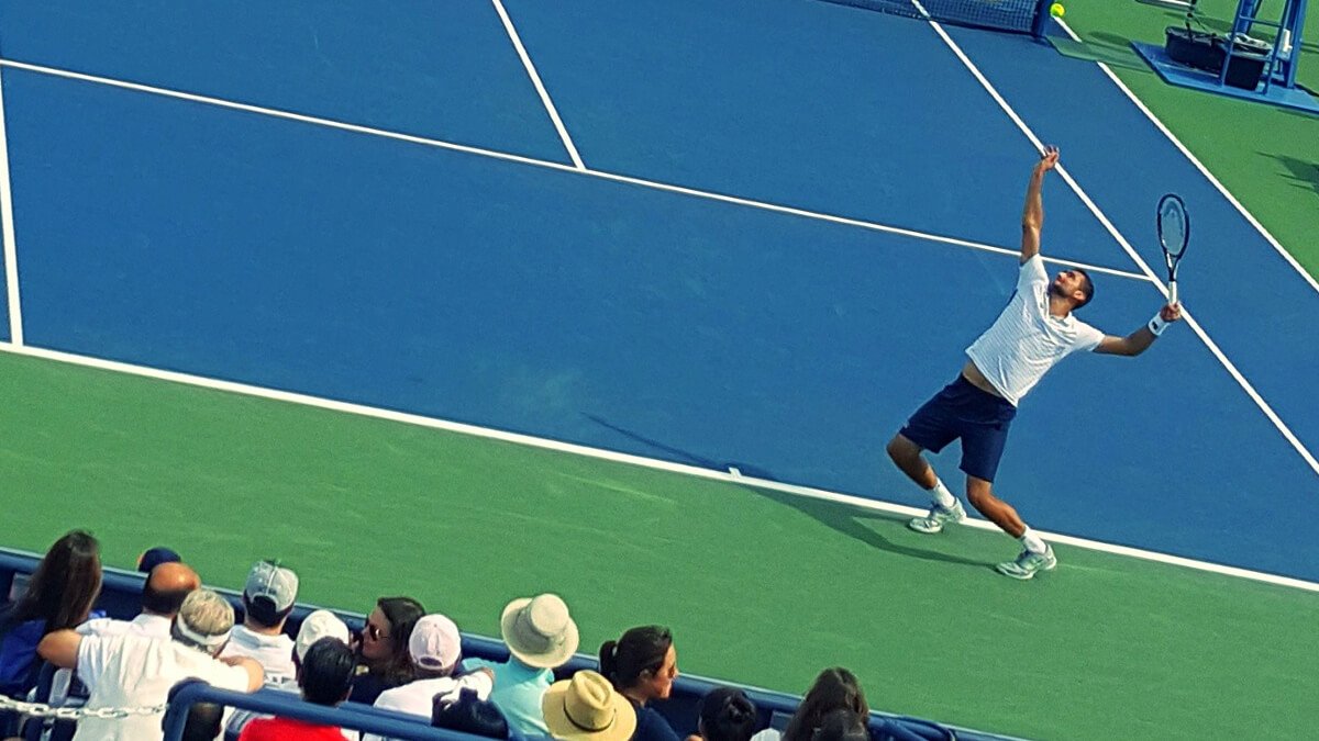 Rüyada Tenis Oynamak, Oynadığını Görmek