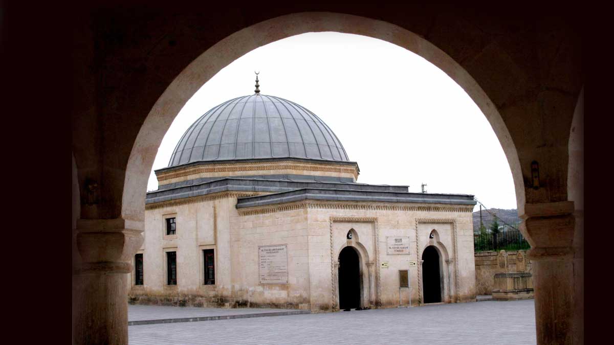 Rüyada Veysel Karani Türbesi Görmek Ne Anlama Gelir?