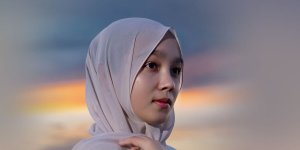 Rüyada Kendini Örtmeye Çalışmak