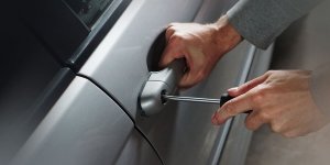 Rüyada Arabanın Çalınması