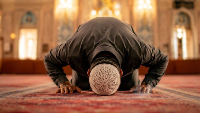 Rüyada Camide Namaz Kılmak