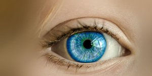 Rüyada Mavi Gözlü Kadın Görmek