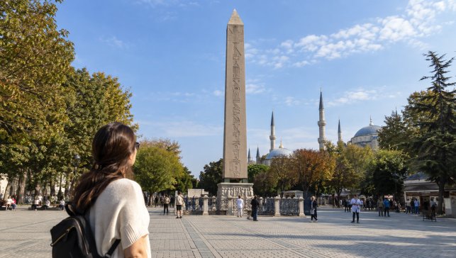Rüyada Dikili Taş Görmek