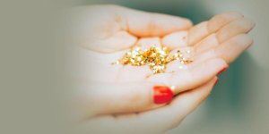 Rüyada Birinin Altın Vermesi