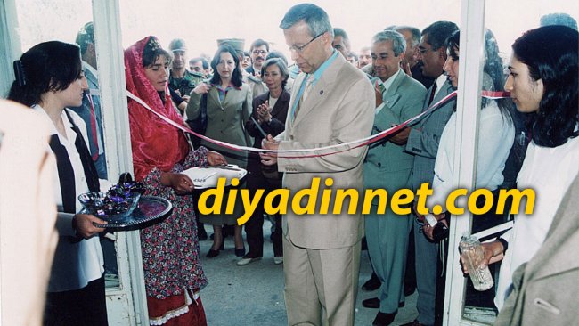 Eleşkirt'te Halk Eğitim Merkezi Yıl Sonu Sergisi Vali Yavuz Özdemir Tarafından Açıldı