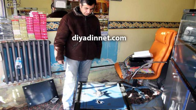 Diyadin'de Kuyumcu Soygunu: 6 Bin YTL'lik Altın, 50 Saat ve Para Çalındı