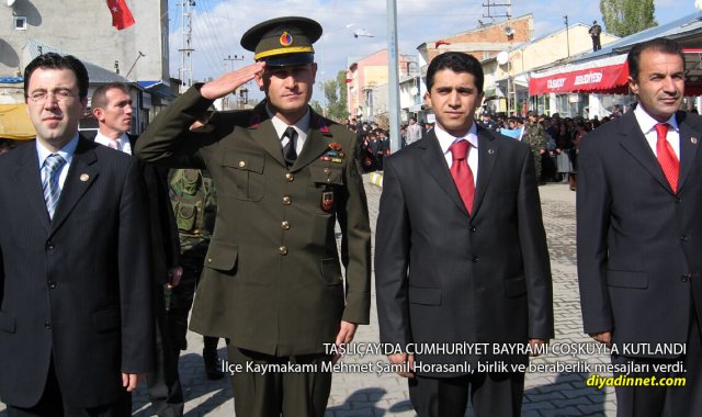 Taşlıçay'da Cumhuriyet Bayramı Kutlandı, 1.500 Öğrenciye Oyuncak Dağıtıldı