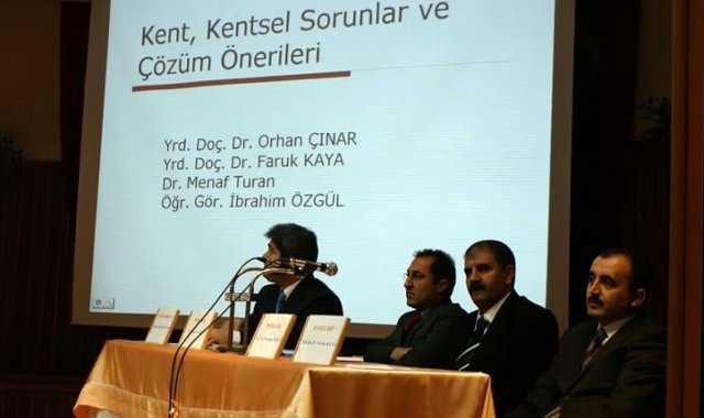 Ağrı'da Kentleşmenin 7 Temel Sorunu Tartışıldı: Göç ve Altyapı Öne Çıktı