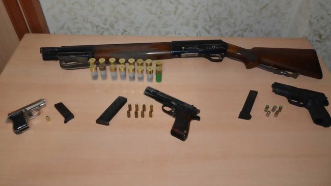Doğubayazıt'ta Eş Zamanlı Baskın: Silah ve Örgütsel Malzeme Ele Geçirildi