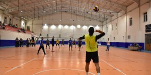 Patnos'ta kurumlar arası voleybol turnuvası