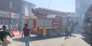 Ağrı'da boş alanda çıkan yangın söndürüldü