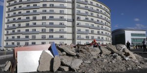 Gerçeği aratmayan deprem tatbikatı nefes kesti