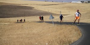 Yarışlara 'otomobil lastiği, kazma ve balyoz'la hazırlanıyorlar