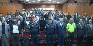 Okul servis şoförlerine trafik eğitimi verildi