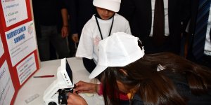 Küçük mucitler projelerini köyde sergiledi