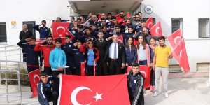 Sporculardan Mehmetçik'e selam