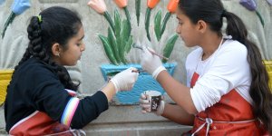 Ağrılı çocuklar sanatla kötü alışkanlıklardan uzaklaşıyor