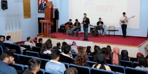 Ağrı'da 'Üşüyen Çocuk Kalmasın' kampanyası