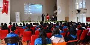 Doğubayazıt'ta 'Kızılay ve Kızılaycılık' semineri