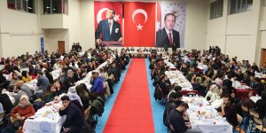 Ağrı'da öğretmenler yemekte bir araya geldi