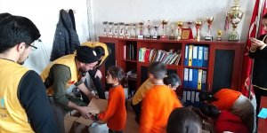 Ağrı ve Ardahan'da öğrencileri ısıtan yardım