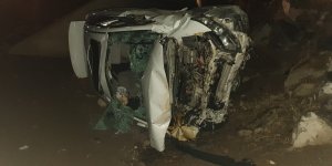 Ağrı'da şarampole devrilen araçtaki bir çocuk öldü, 4 kişi yaralandı
