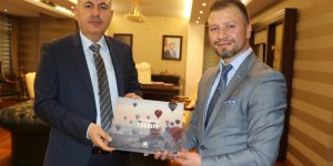 Ağrı Valisi Elban, AA'nın 'Yılın Fotoğrafları' oylamasına katıldı