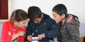 Yurdun batısından gelip doğusundaki çocukları oyuncaklarla sevindirdiler