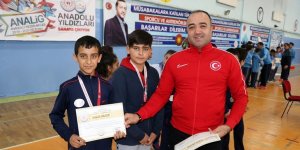 Ağrı’da ANALİG Badminton grup müsabakaları tamamlandı