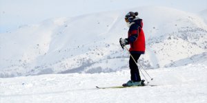 Bitlisliler kayak merkezine akın etti