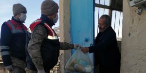 Taşlıçay'da yaşlıların ihtiyaçlarını 'Vefa Sosyal Destek Ekibi' karşılıyor