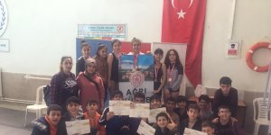 Ağrılı yüzücüler, Malatya’daki ANALİG Grup Müsabakaları’nda 55 madalya kazanarak yarı finale yükseldi