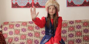 Van'da Kırgız çocuklardan "Evde kal" klibi